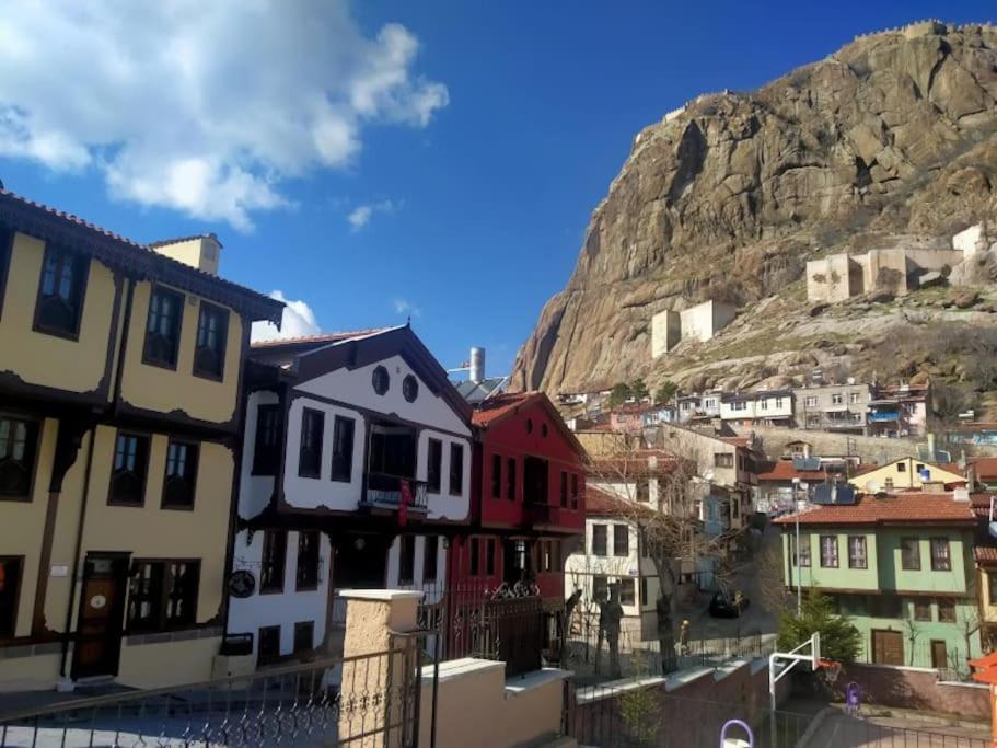 Afyon Kalesi Eteklerinde Bir Yer Villa Afyonkarahisar Bagian luar foto